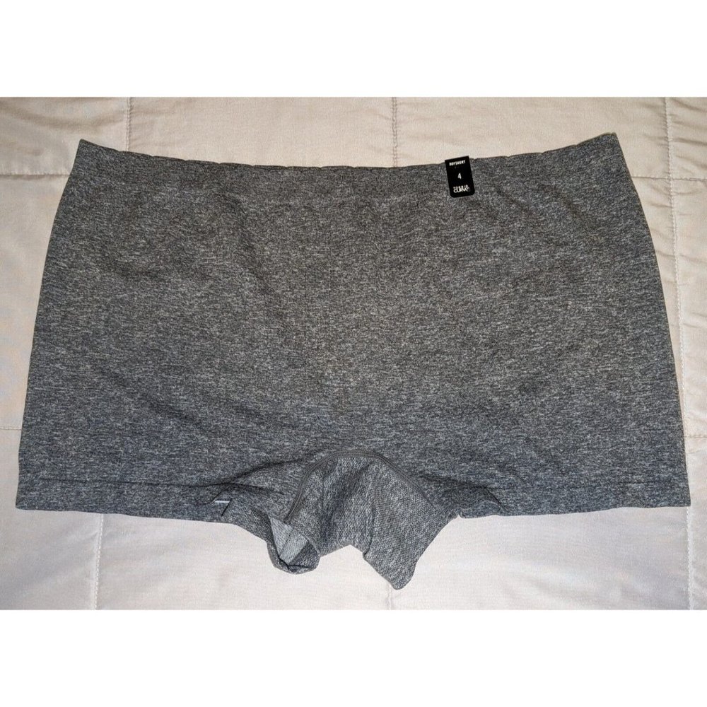 Torrid Seamless Mid-Rise NWT Panty Lot - Boyshort - Size 4 - Black/Gray/Coral